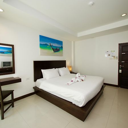 Hotel 99 Voyage Patong Extérieur photo