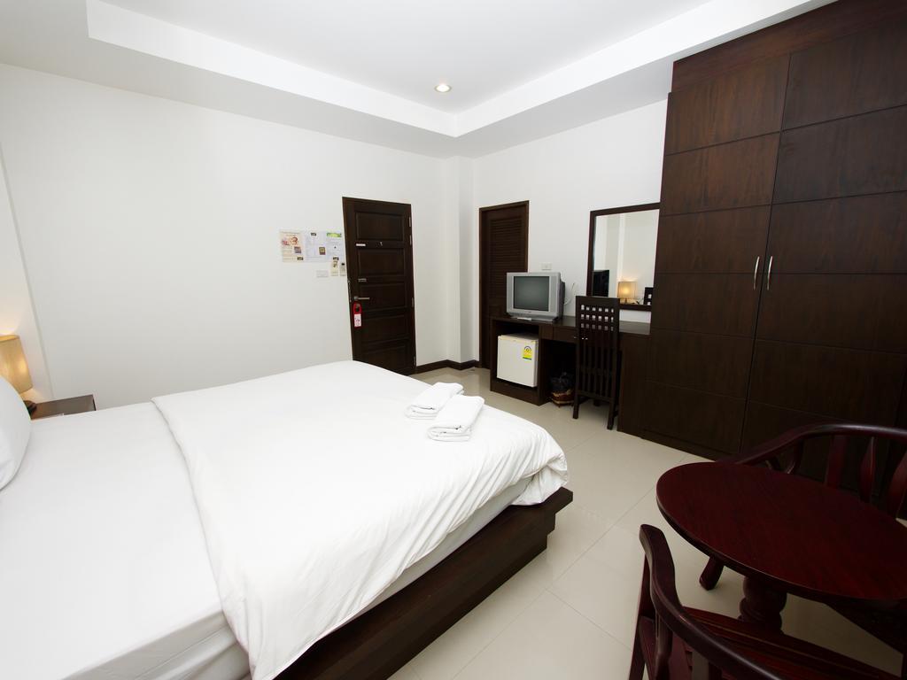 Hotel 99 Voyage Patong Extérieur photo