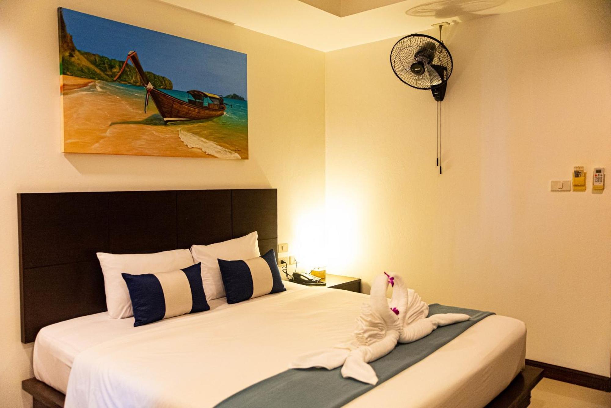 Hotel 99 Voyage Patong Extérieur photo