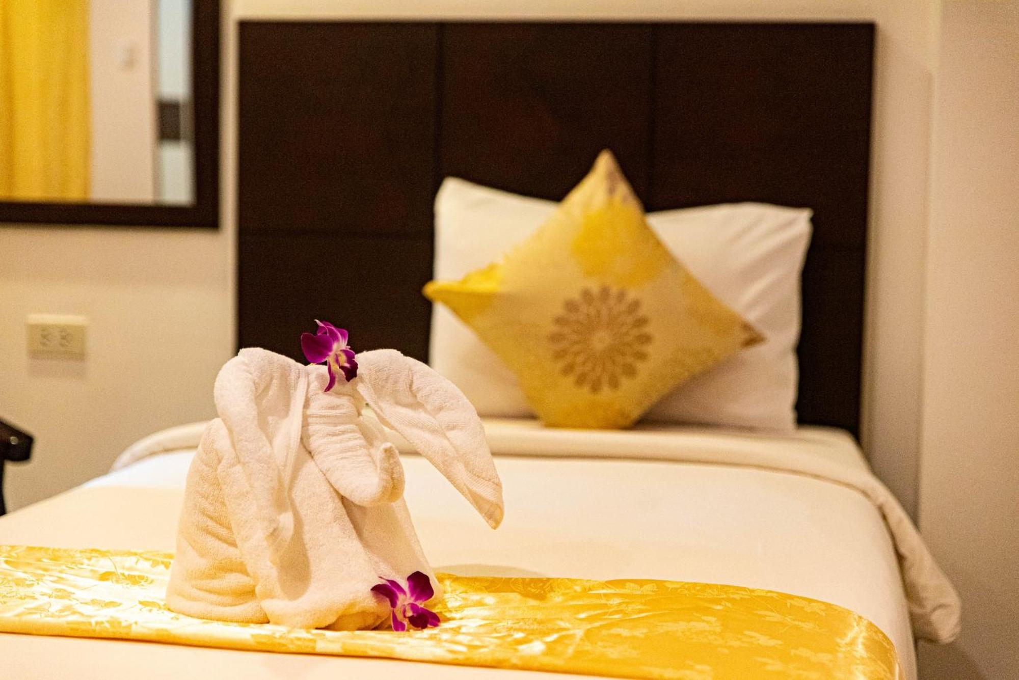 Hotel 99 Voyage Patong Extérieur photo