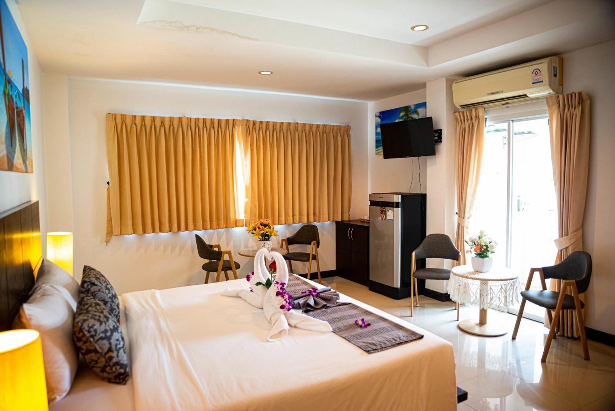 Hotel 99 Voyage Patong Extérieur photo
