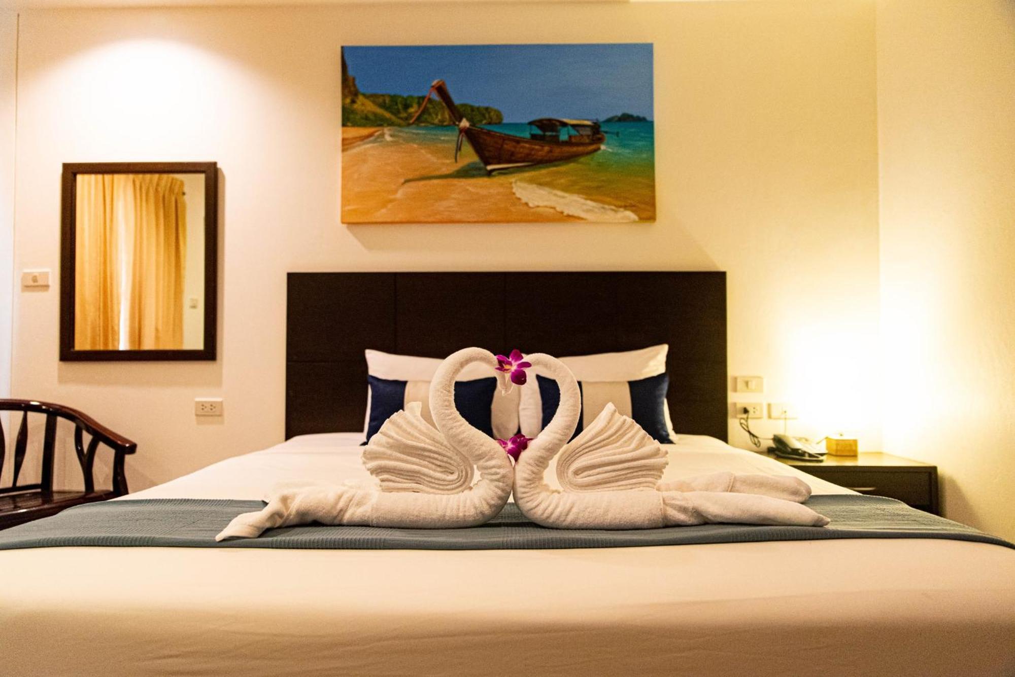 Hotel 99 Voyage Patong Extérieur photo