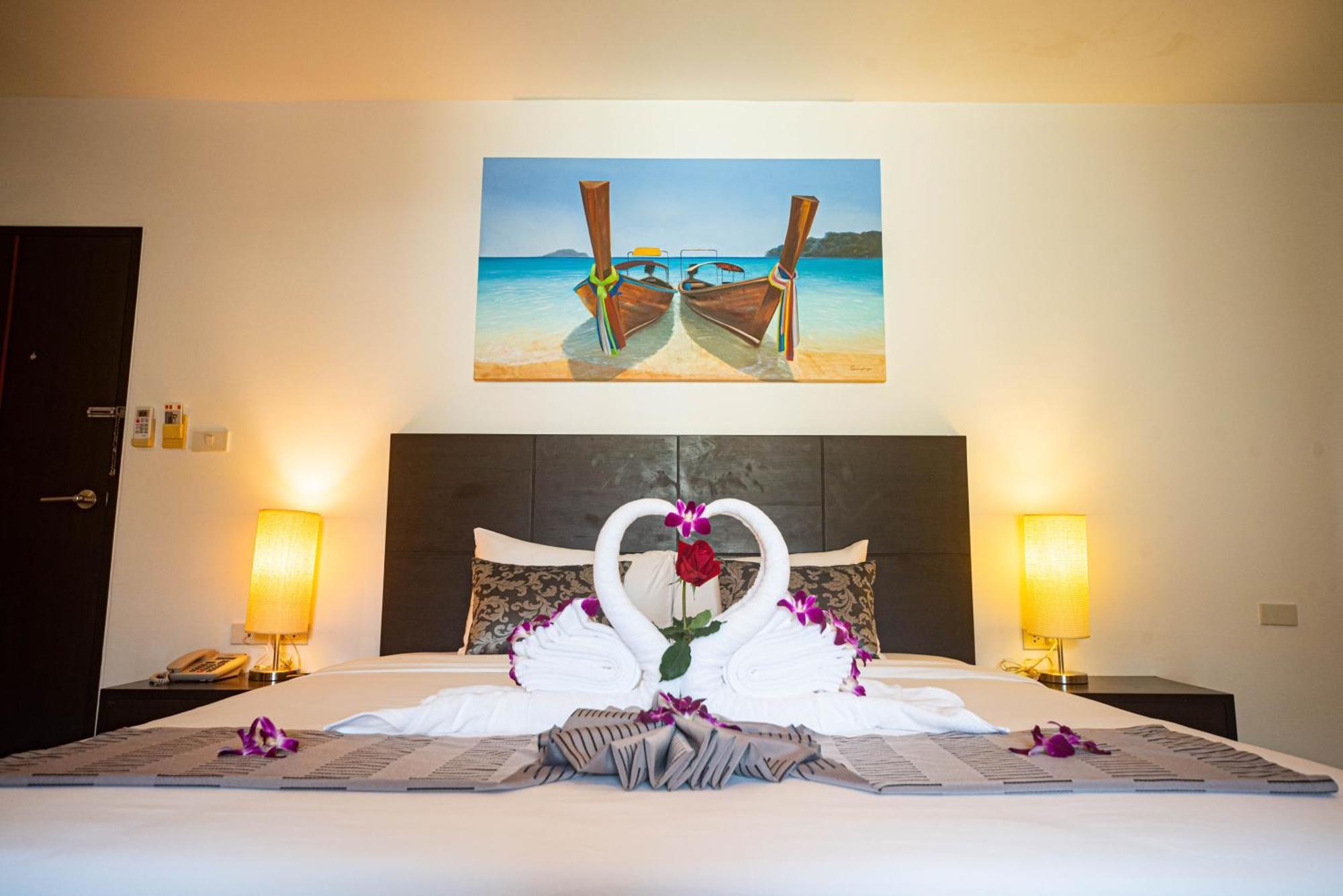Hotel 99 Voyage Patong Extérieur photo